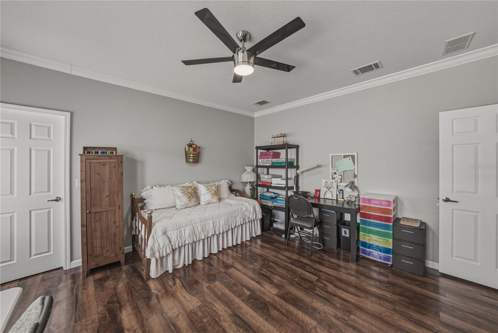 GRAND HORIZONS PH 04 - Residential