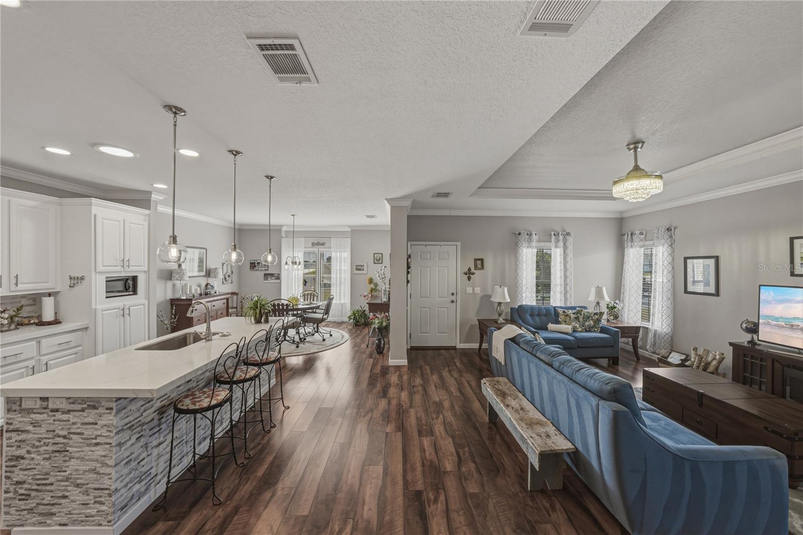 GRAND HORIZONS PH 04 - Residential