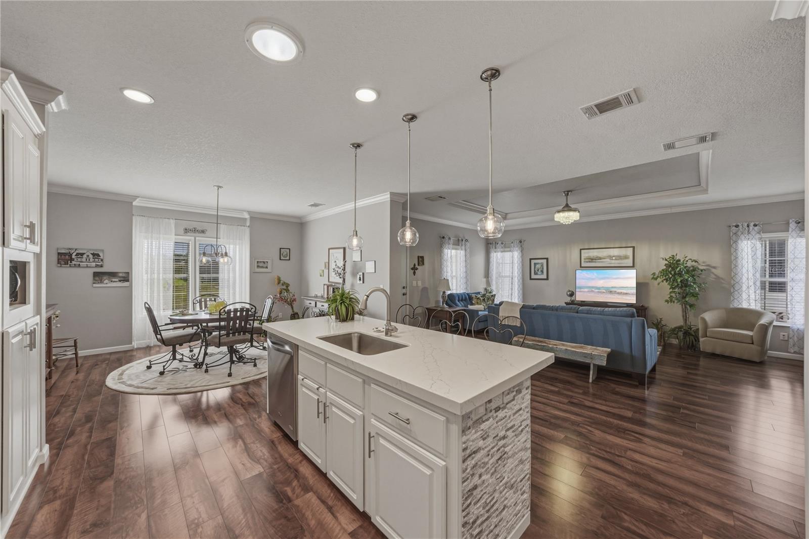 GRAND HORIZONS PH 04 - Residential