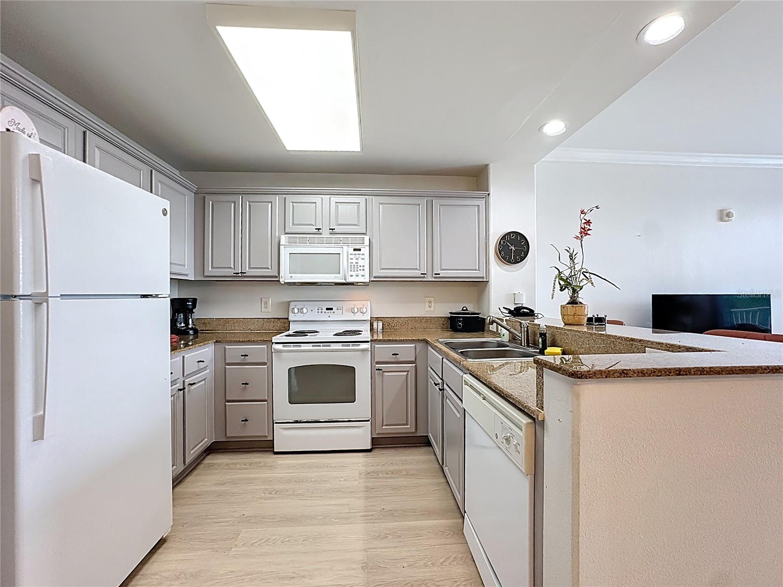 BLUE HERON BEACH RESIDENCE TOWER I - Residential