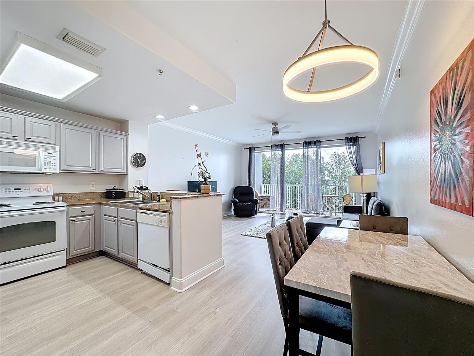 BLUE HERON BEACH RESIDENCE TOWER I - Residential