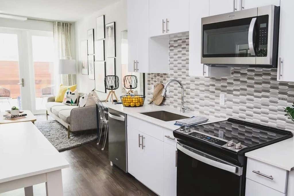 Photo of 505 Chatham Ave, Orlando, FL 32801 (MLS # O6413894)