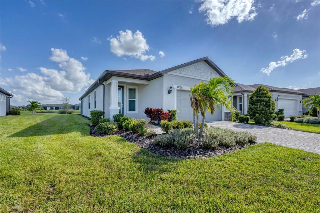 Photo of 10658 Spring Tide Way, Parrish, FL 34219 (MLS # A4667772)