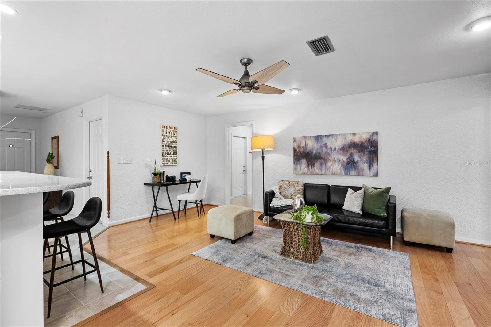 RIVIERA BAY - Residential