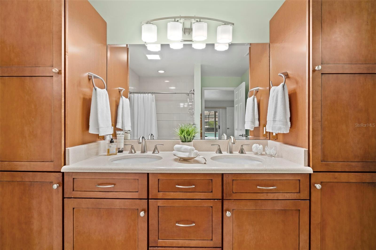 RIVIERA BAY - Residential