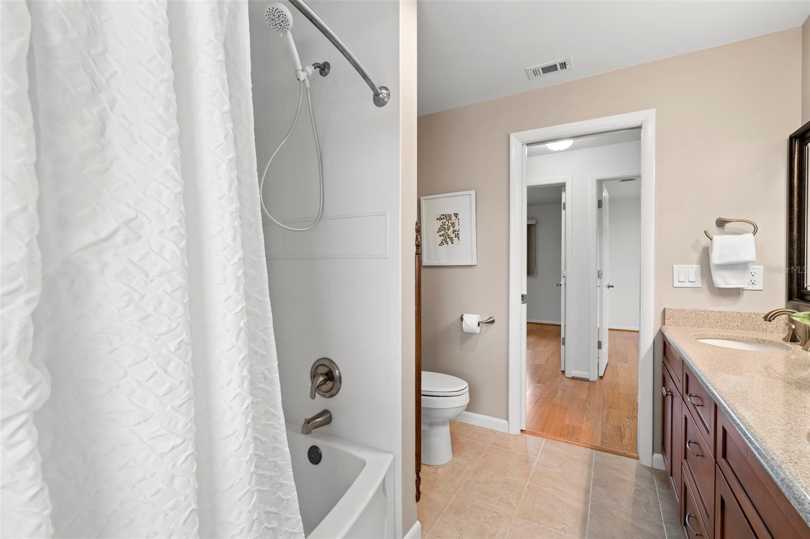 RIVIERA BAY - Residential