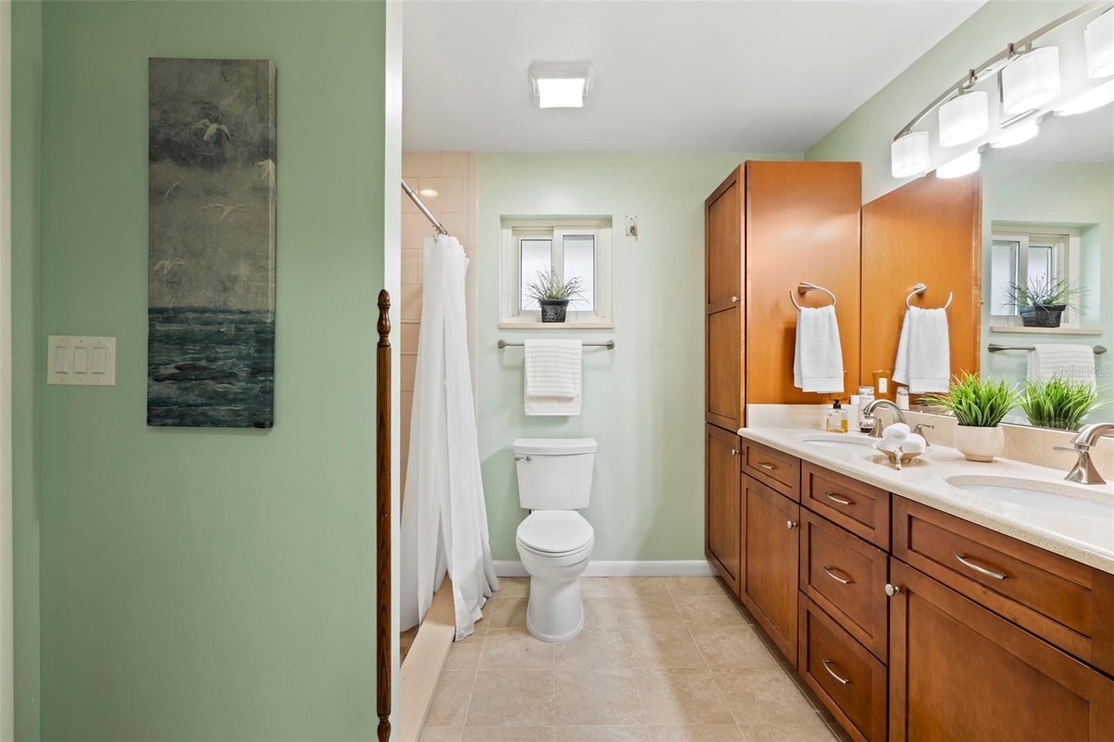 RIVIERA BAY - Residential