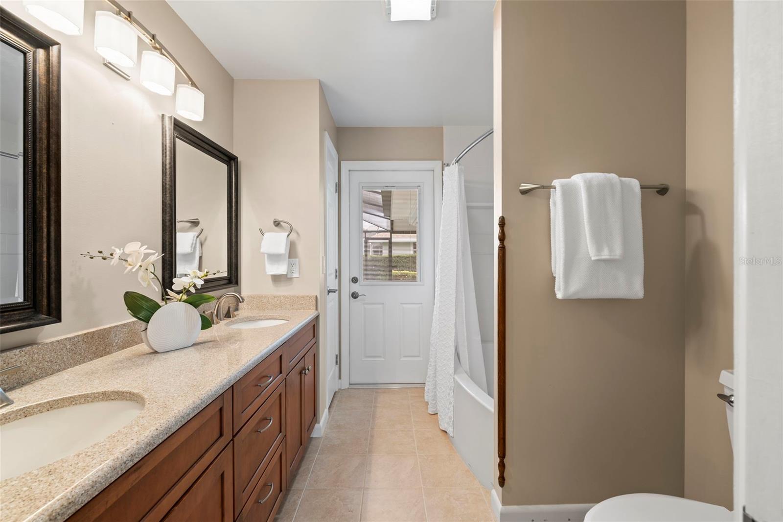 RIVIERA BAY - Residential