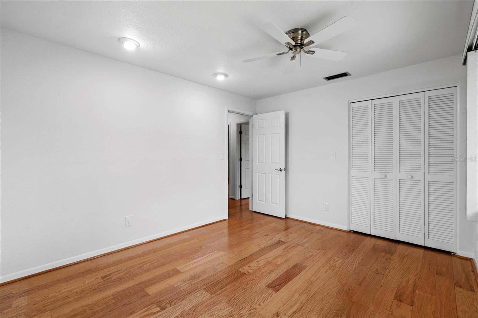 RIVIERA BAY - Residential