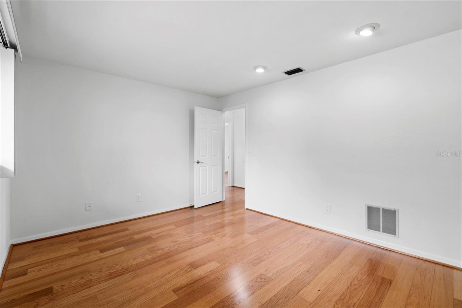 RIVIERA BAY - Residential