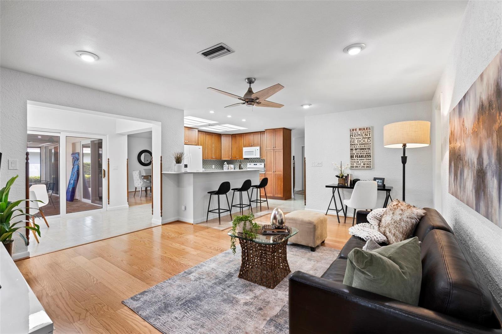 RIVIERA BAY - Residential