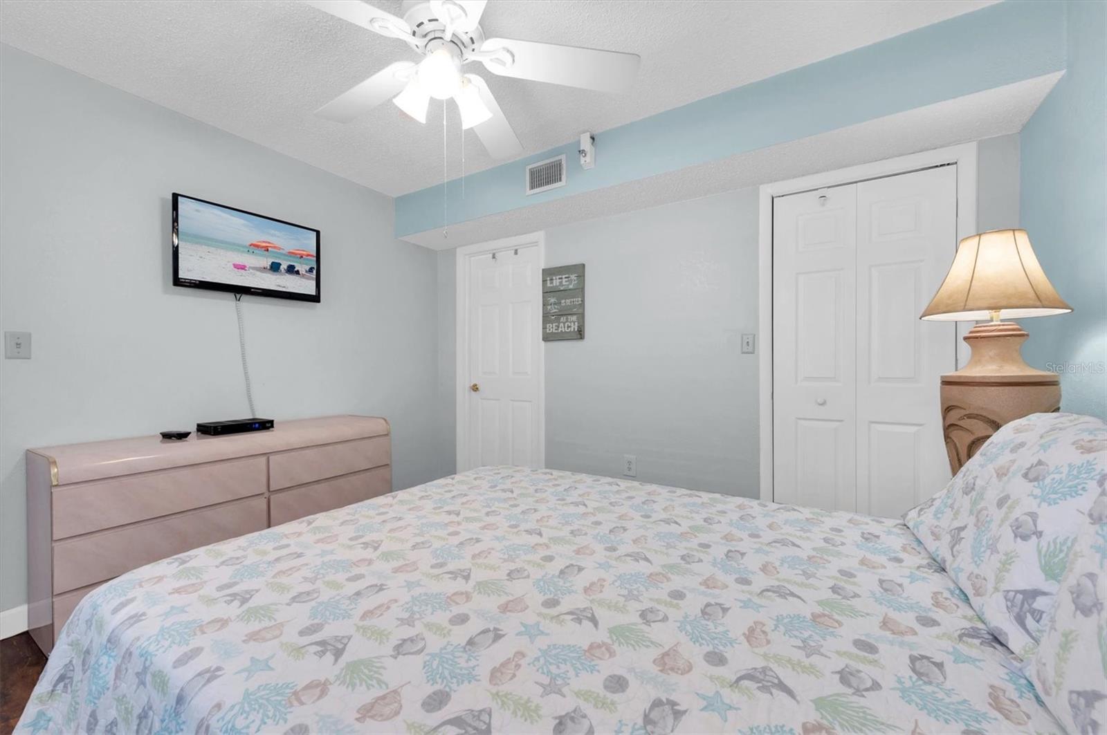 Photo 16 of 25 of 18610 GULF BOULEVARD 711 condo