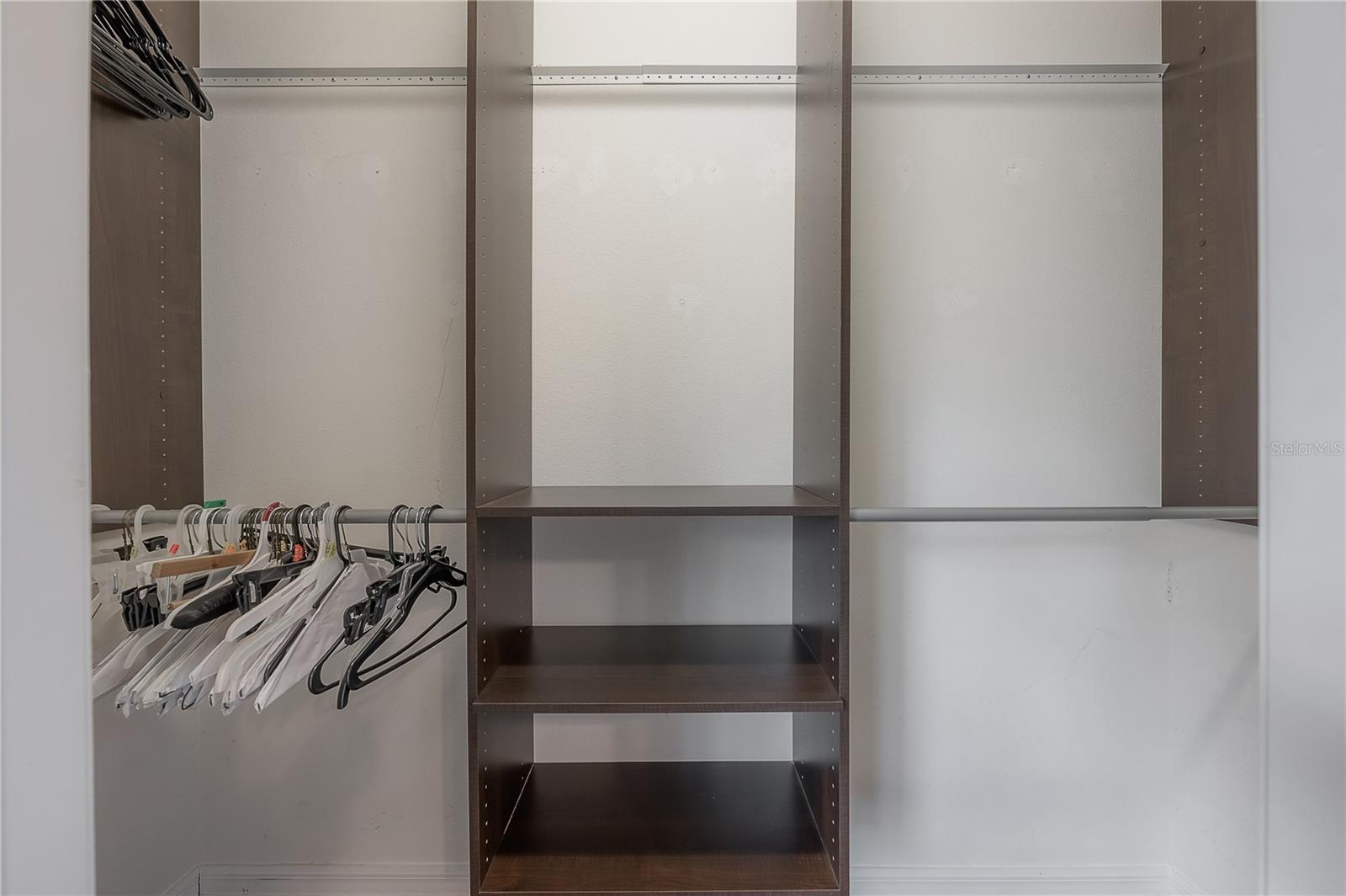 ELIZABETH COURT TWNHMS - Residential