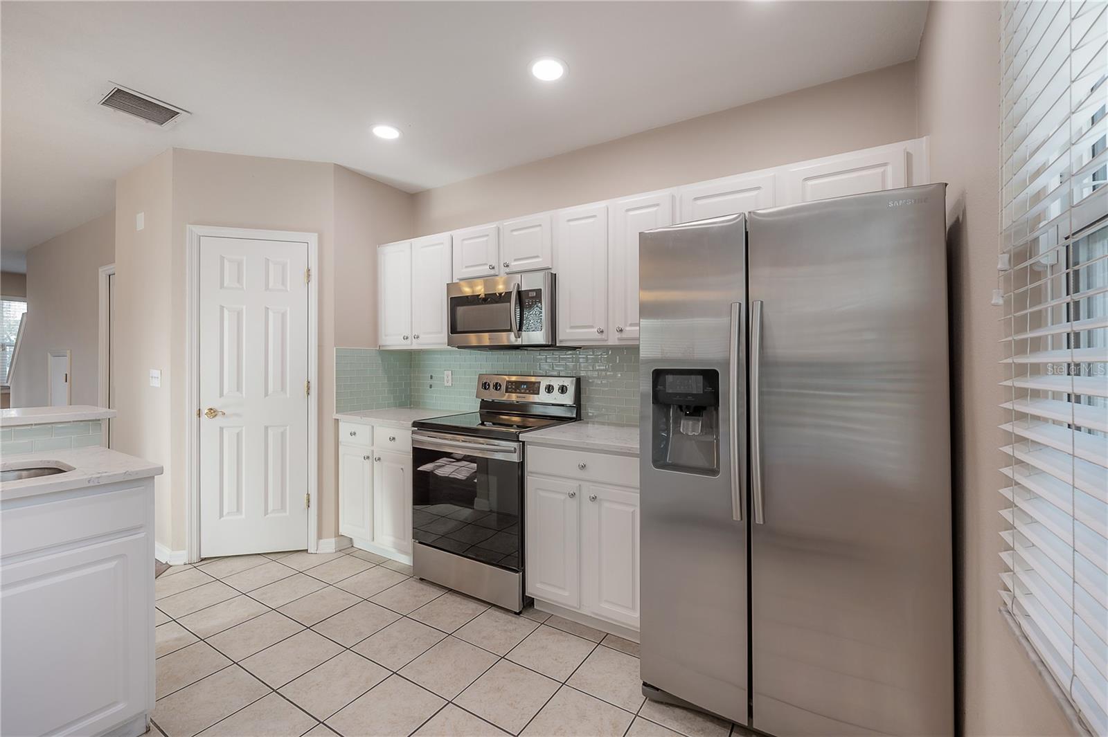 ELIZABETH COURT TWNHMS - Residential