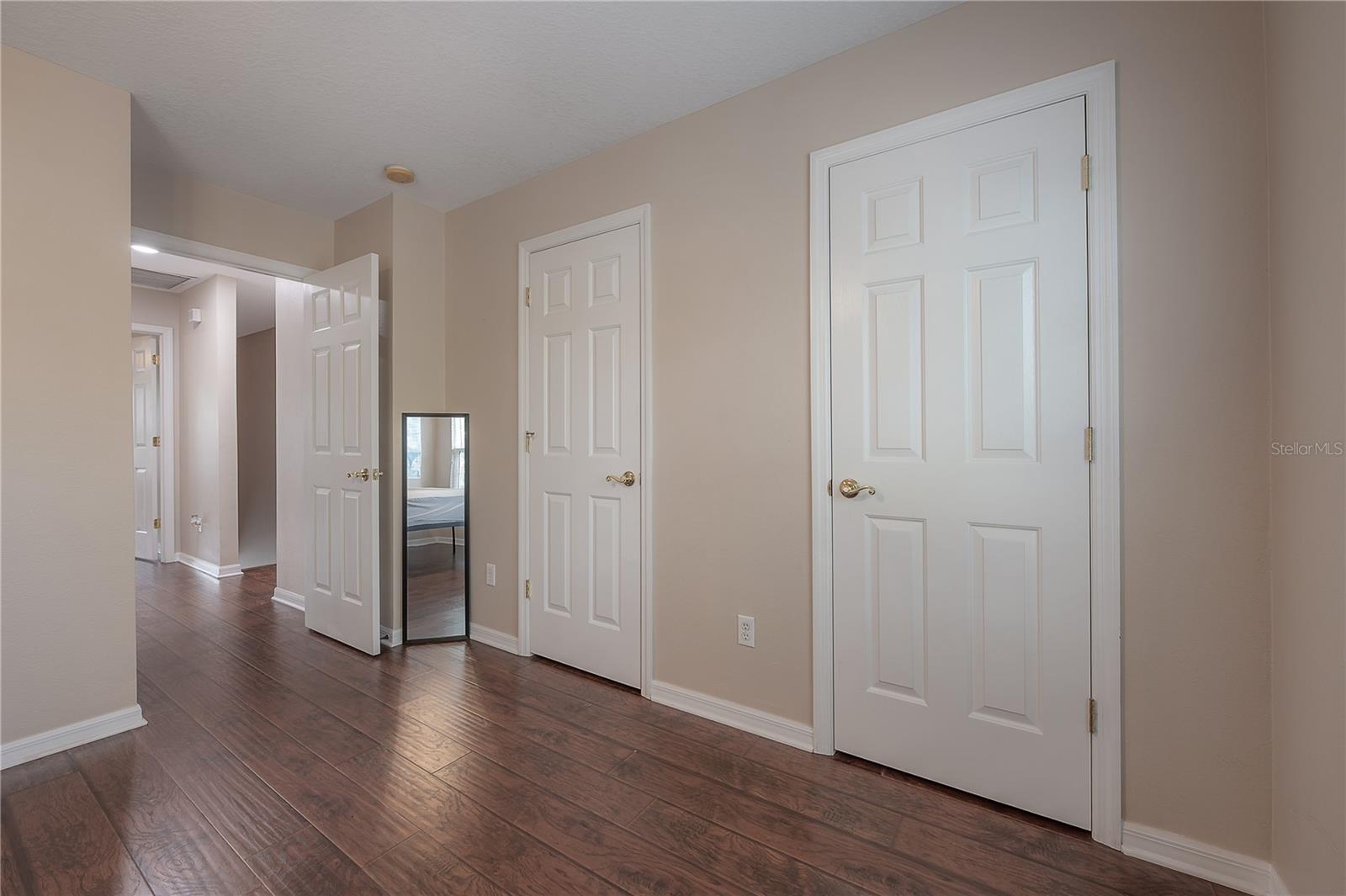 ELIZABETH COURT TWNHMS - Residential