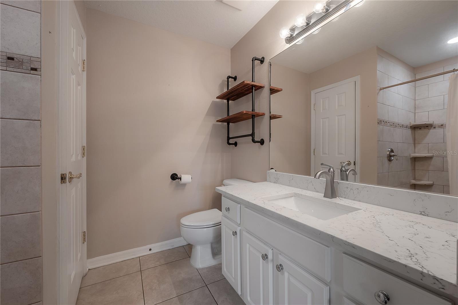 ELIZABETH COURT TWNHMS - Residential