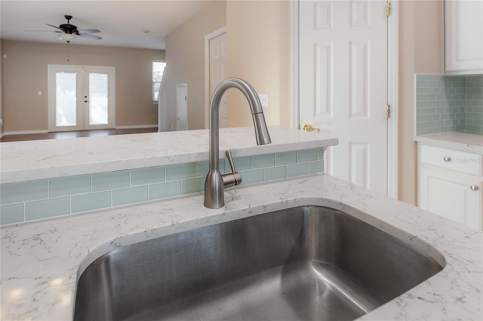 ELIZABETH COURT TWNHMS - Residential