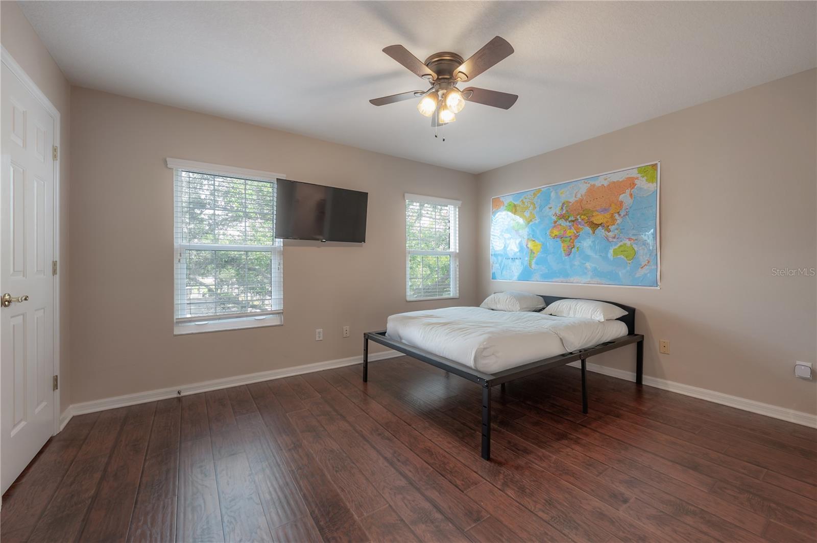 ELIZABETH COURT TWNHMS - Residential