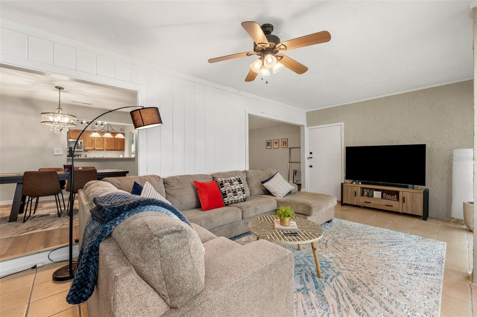 2660 SW 14TH DRIVE
