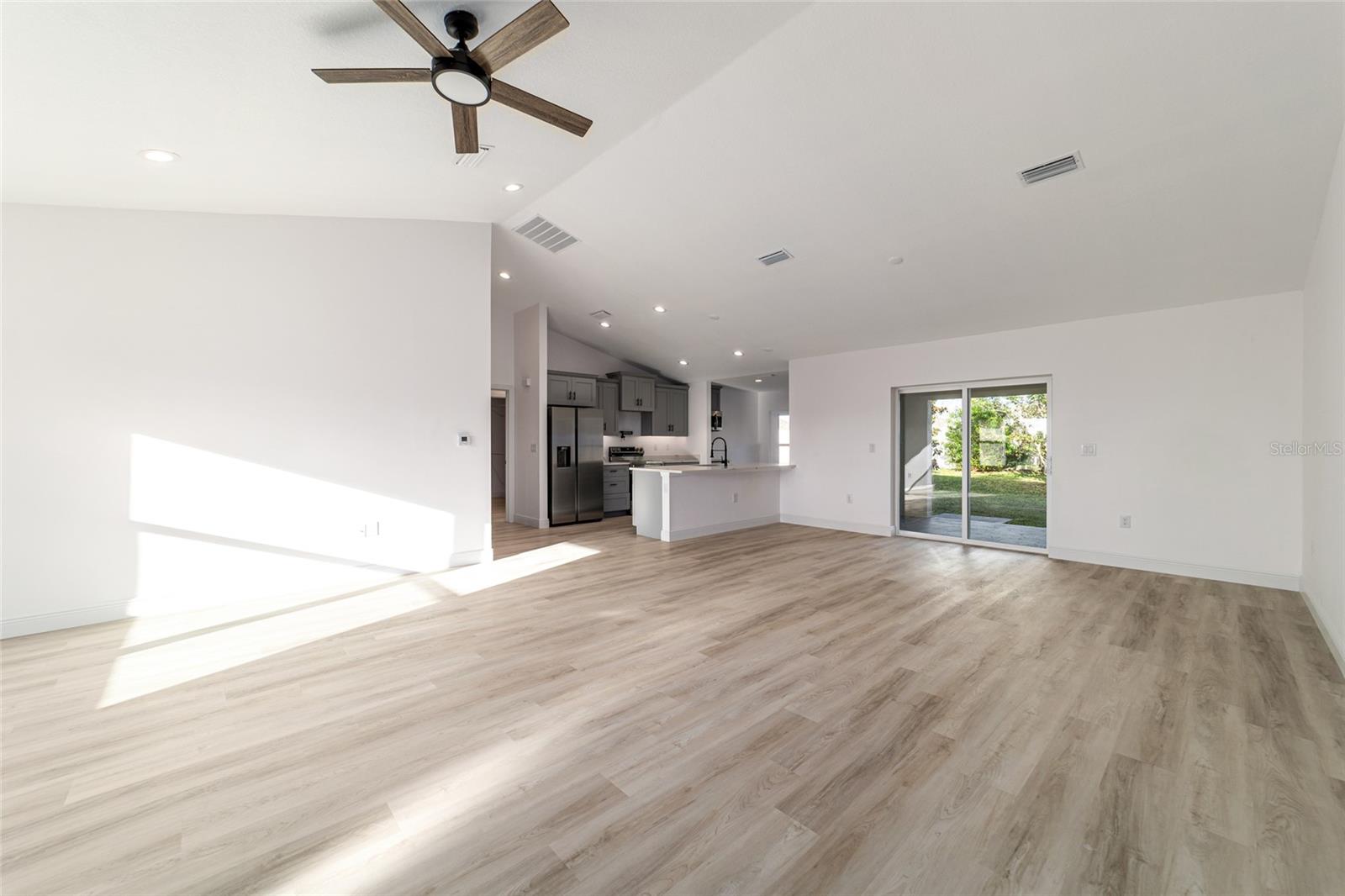 8835 SW 52ND COURT