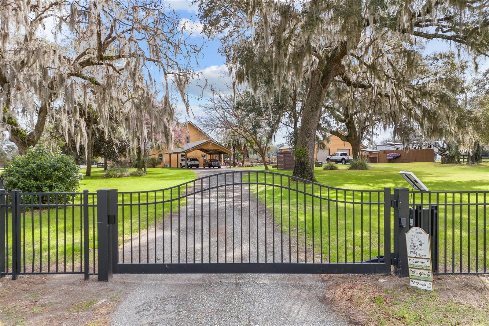 367 SW BLUE BIRD COURT