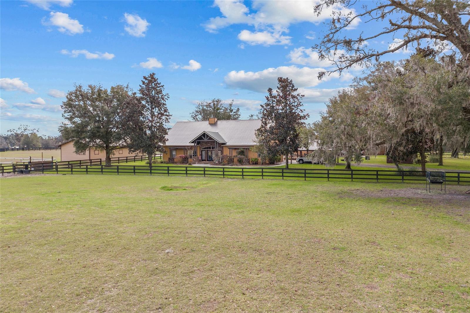 367 SW BLUE BIRD COURT