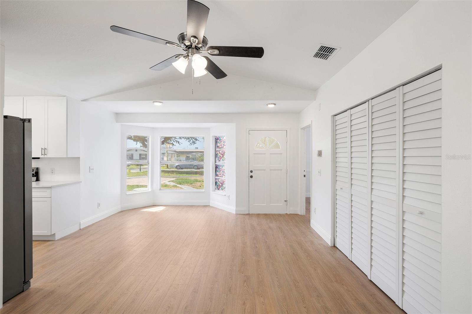 8513 SUNBEAM LANE