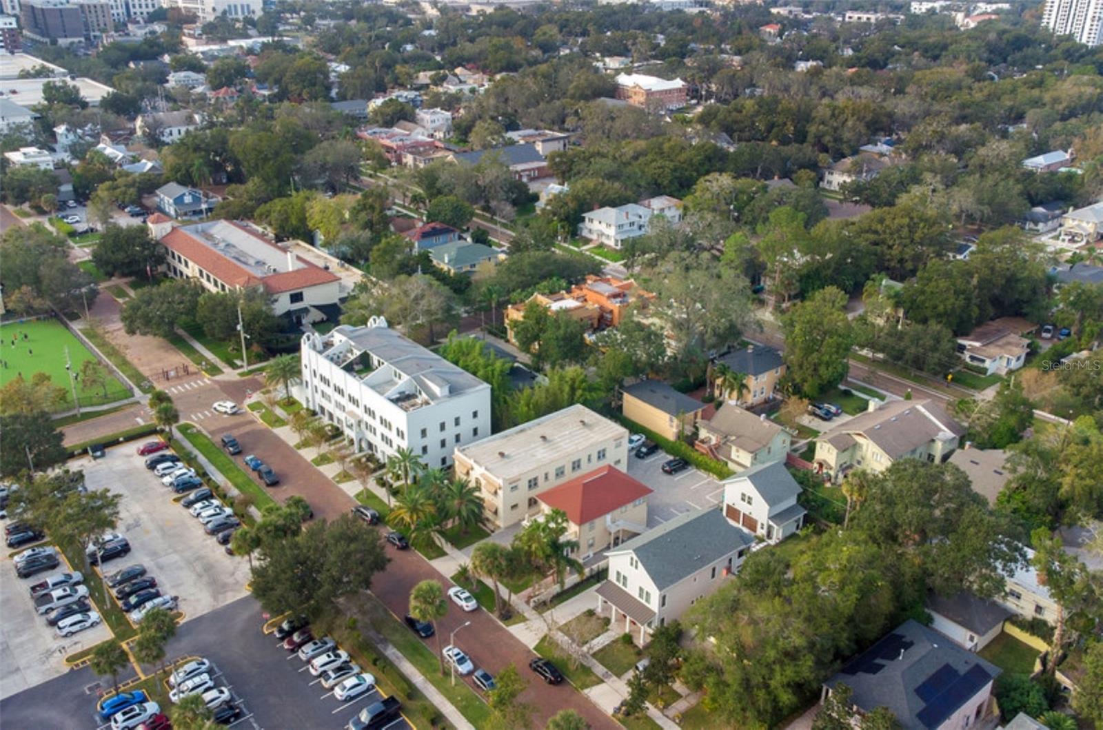 VILLAS/LK EOLA CONDO - Residential