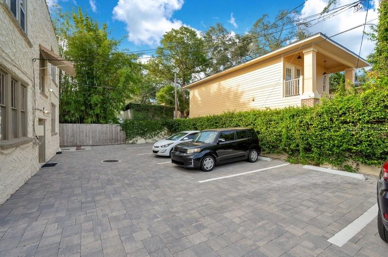 VILLAS/LK EOLA CONDO - Residential