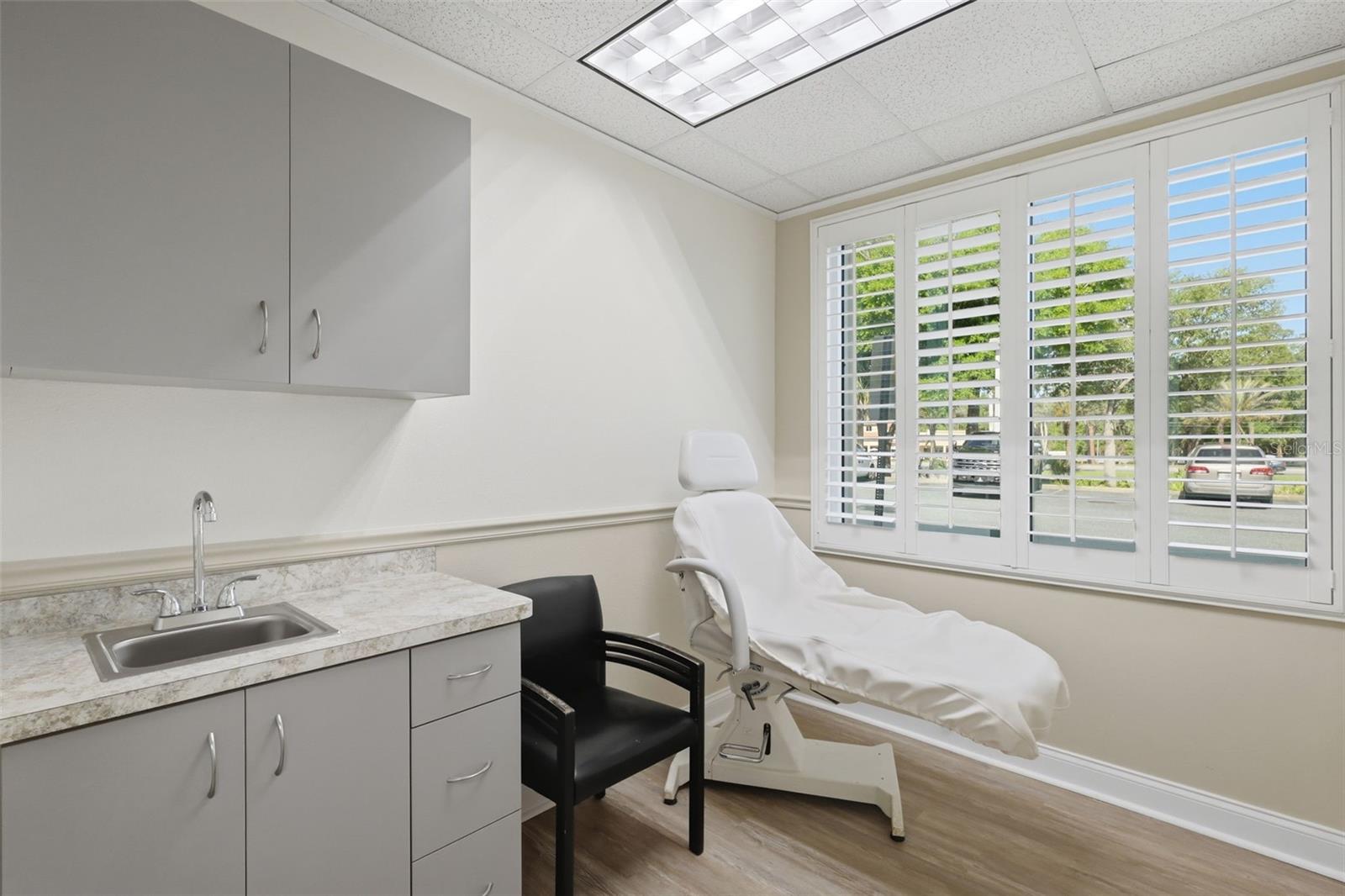 PINES REP - Commercial Lease