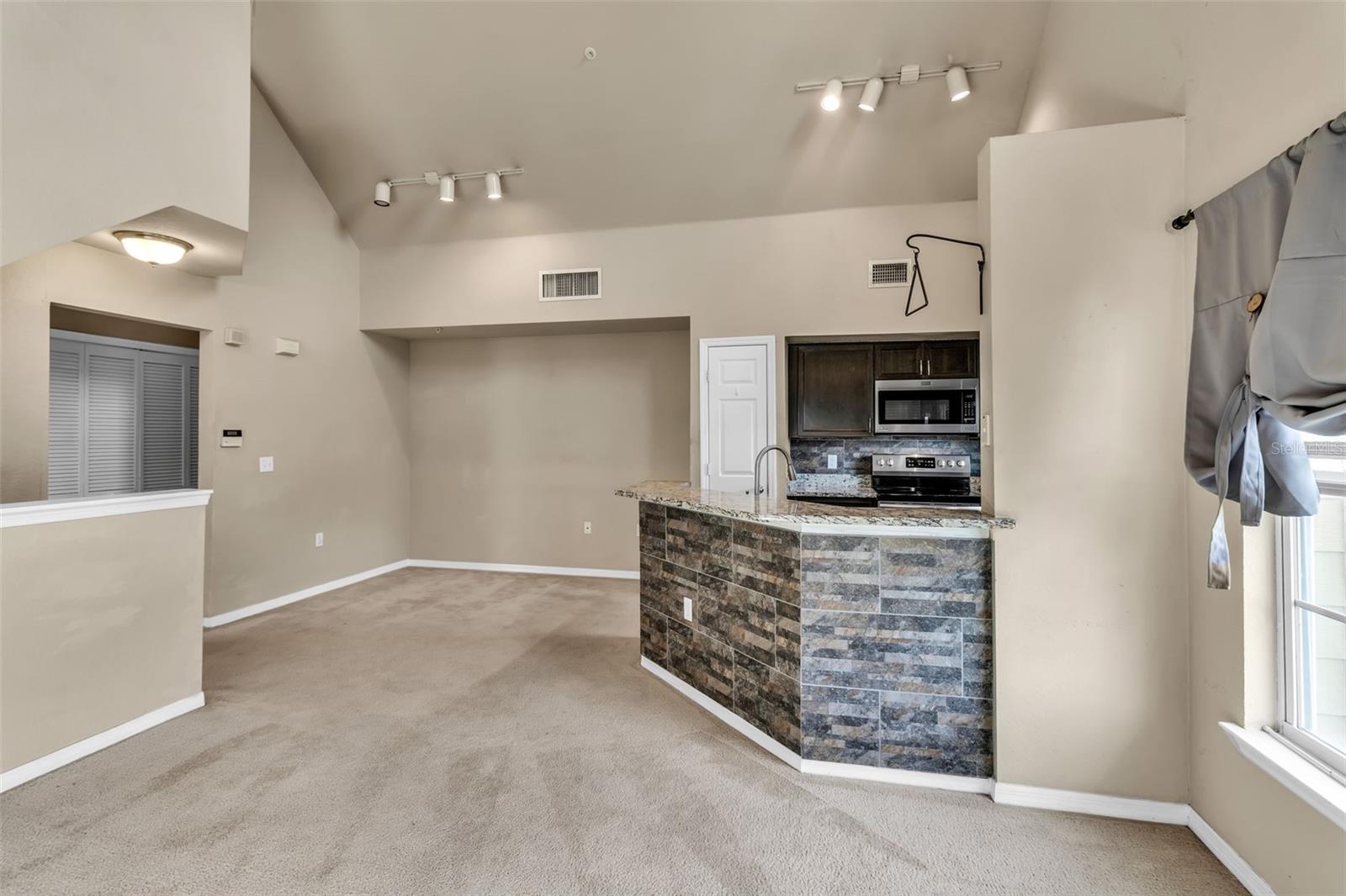 ADMIRALS WALK - Residential