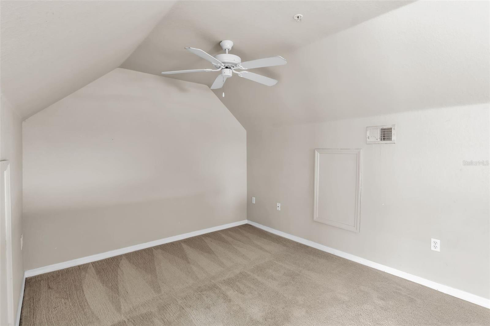 ADMIRALS WALK - Residential