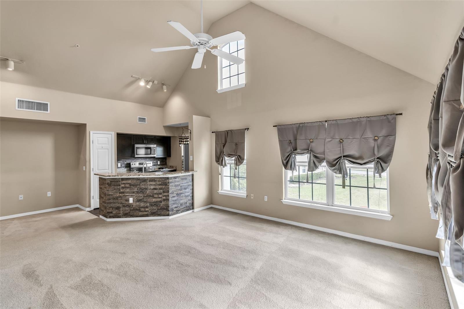 ADMIRALS WALK - Residential