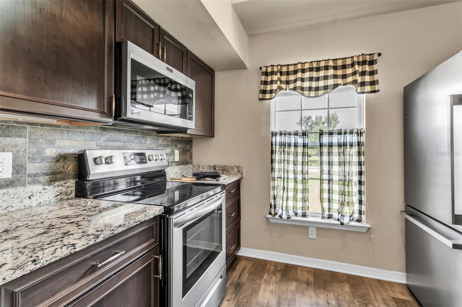 ADMIRALS WALK - Residential