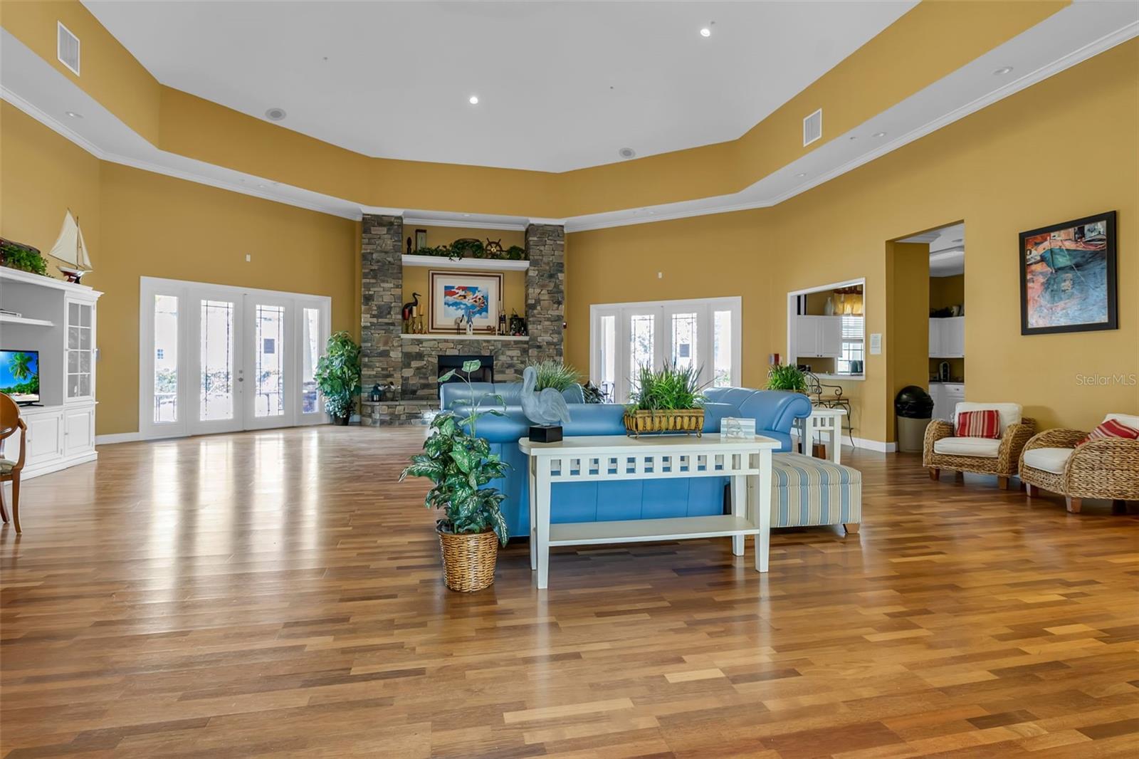 ADMIRALS WALK - Residential