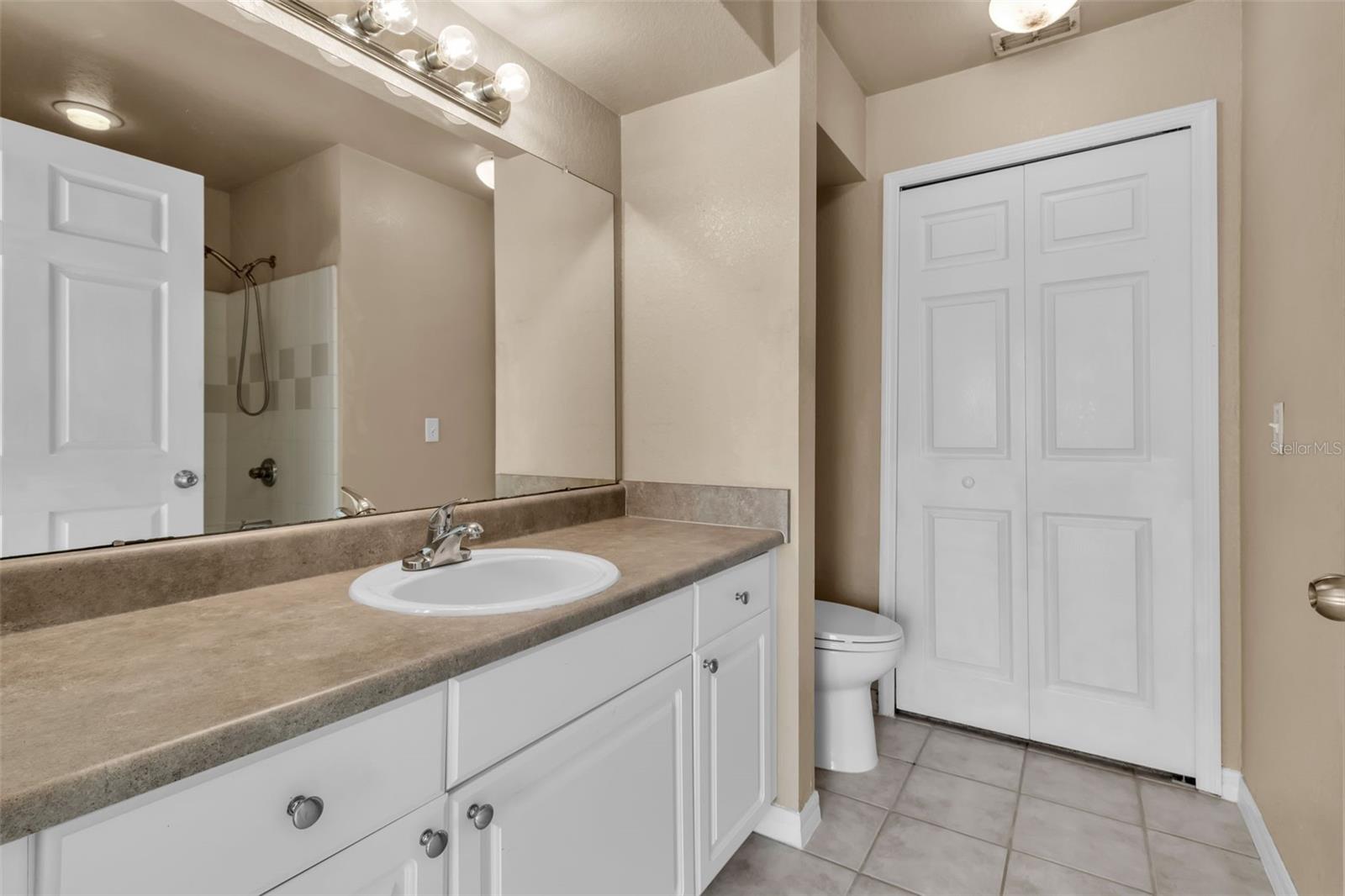 ADMIRALS WALK - Residential