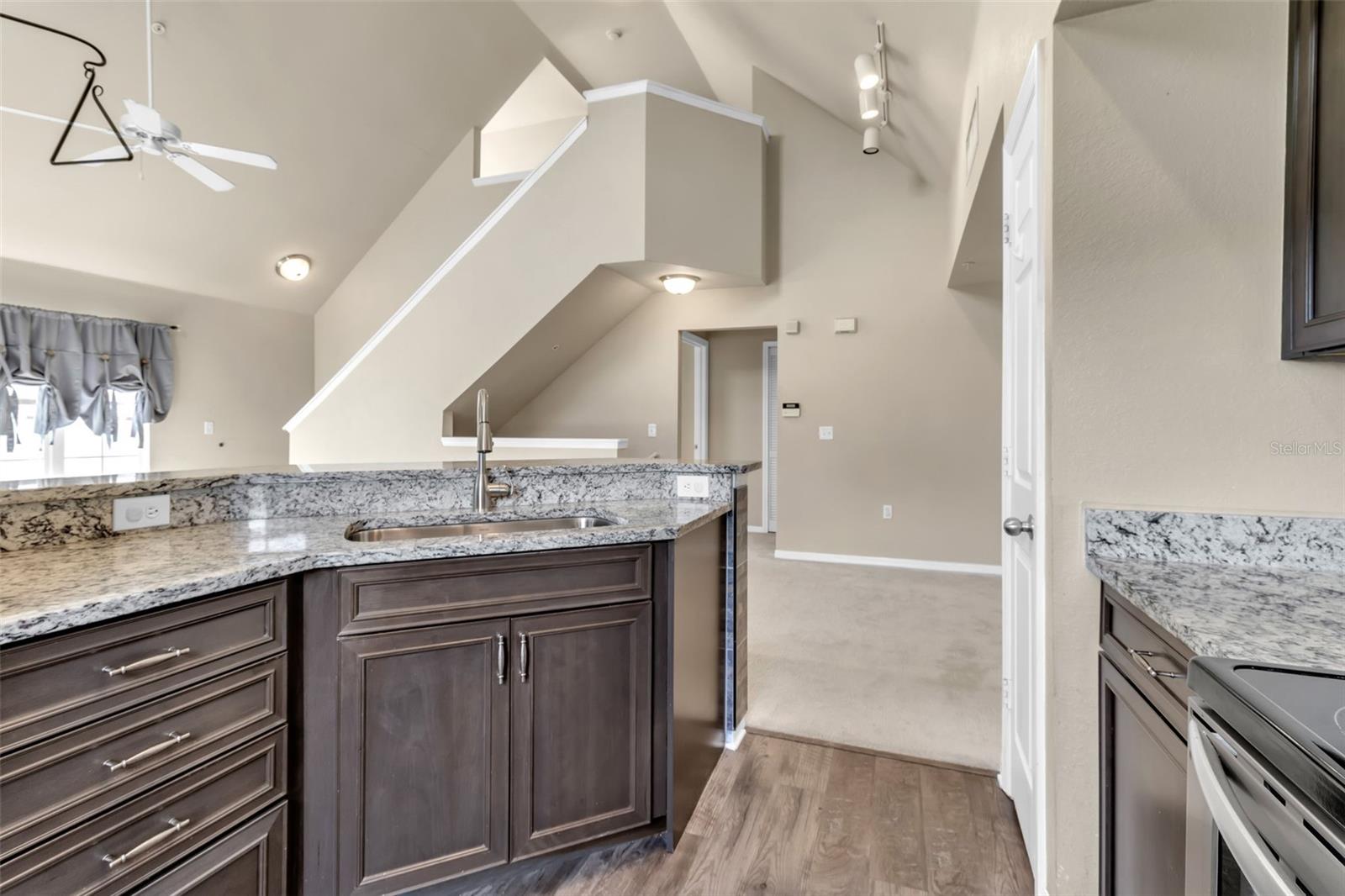 ADMIRALS WALK - Residential