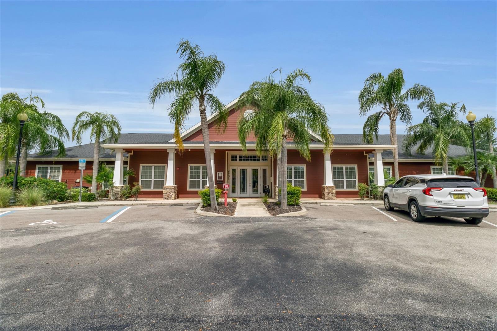 ADMIRALS WALK - Residential