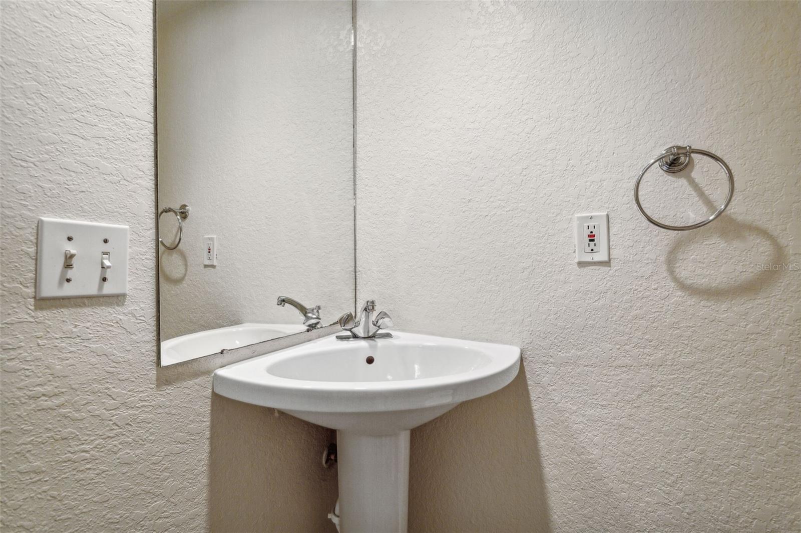 Photo 5 of 12 of 4005 PALMETTO PALM COURT townhome