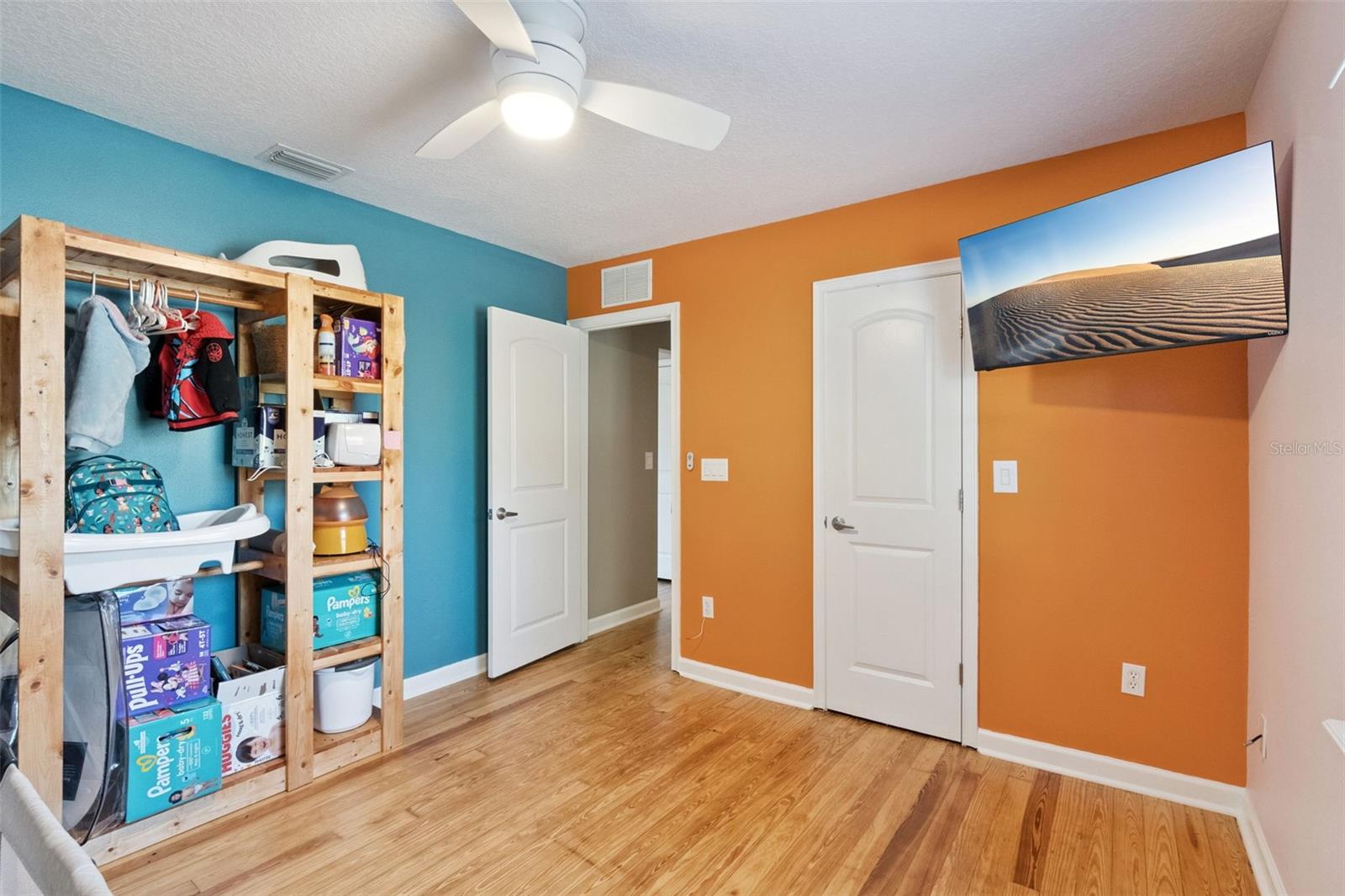 PINE CASTLE PARK - Residential