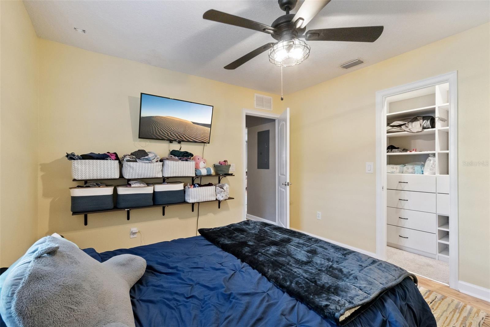 PINE CASTLE PARK - Residential