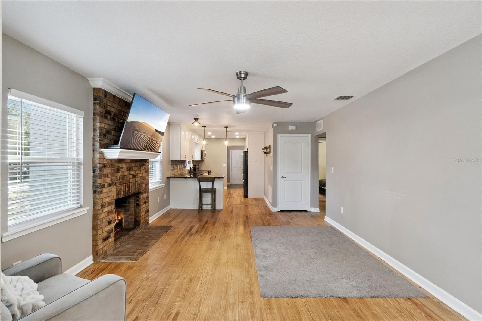 PINE CASTLE PARK - Residential