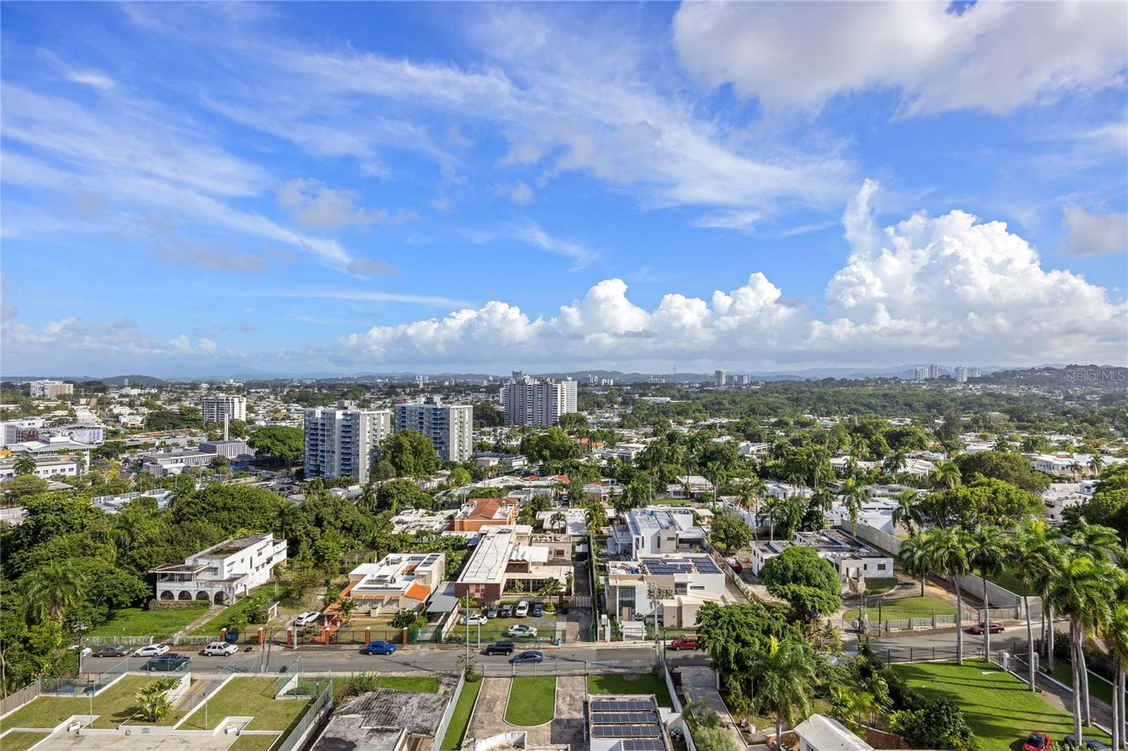 VILLA CAPARRA PLAZA - Residential