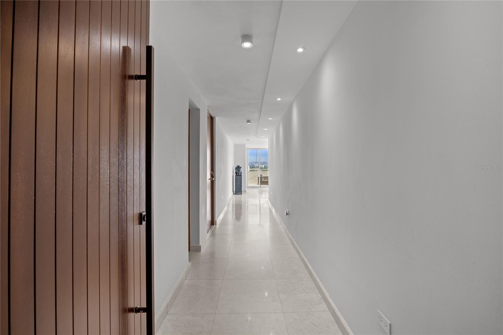 VILLA CAPARRA PLAZA - Residential