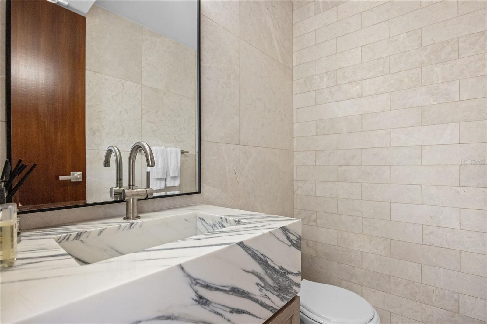 VILLA CAPARRA PLAZA - Residential