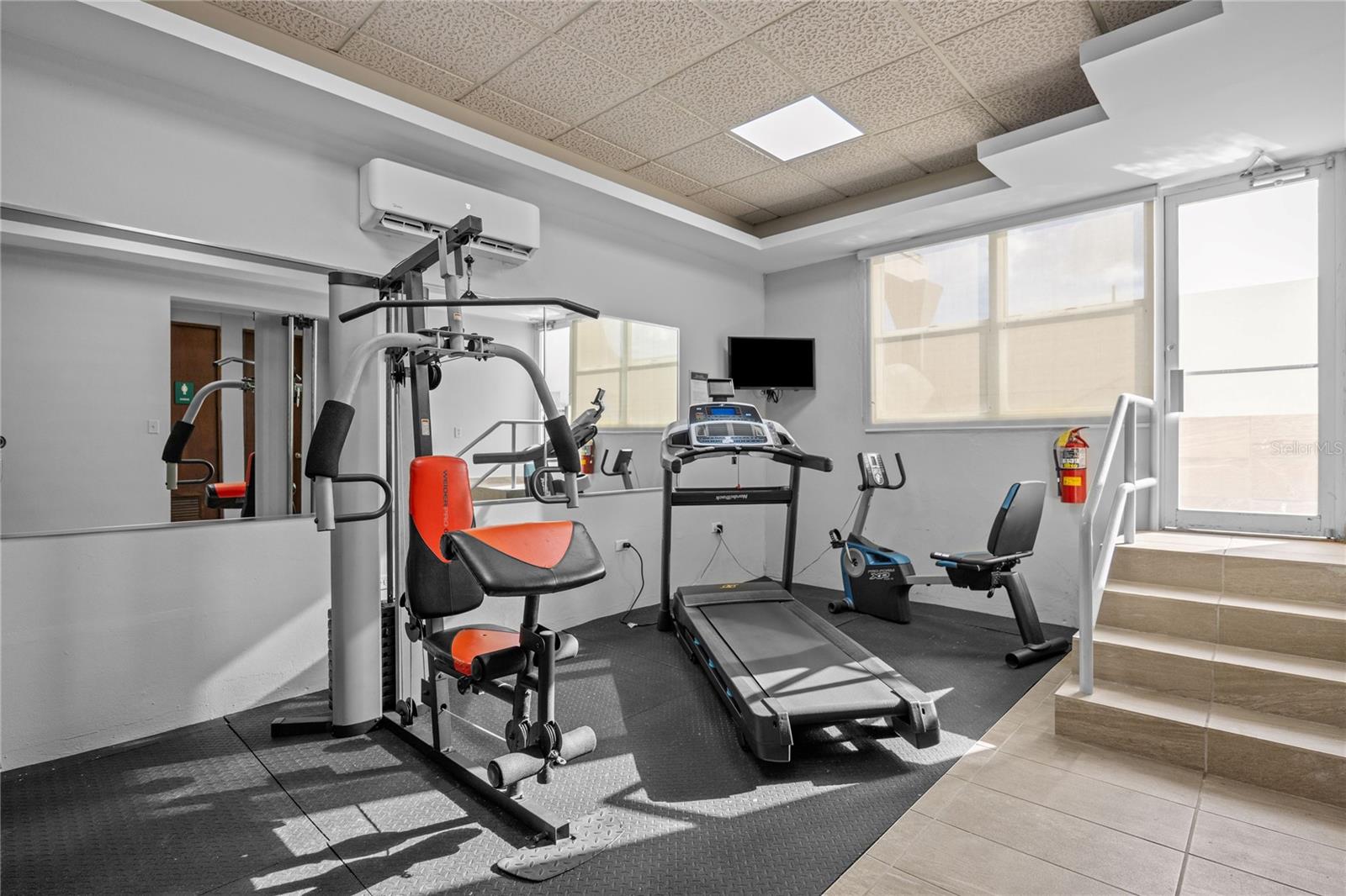 VILLA CAPARRA PLAZA - Residential