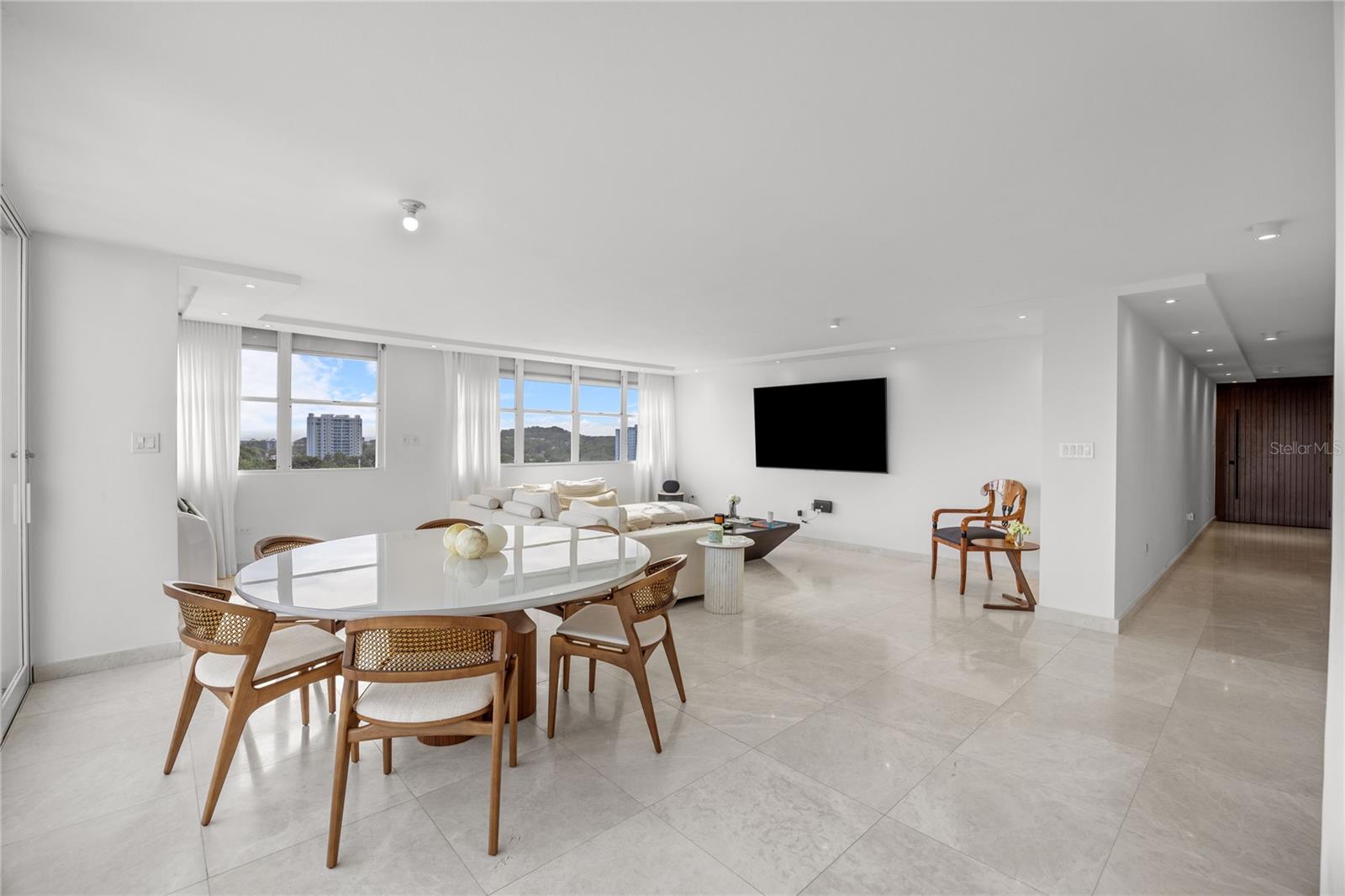 VILLA CAPARRA PLAZA - Residential