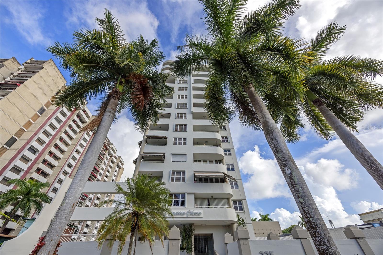 VILLA CAPARRA PLAZA - Residential