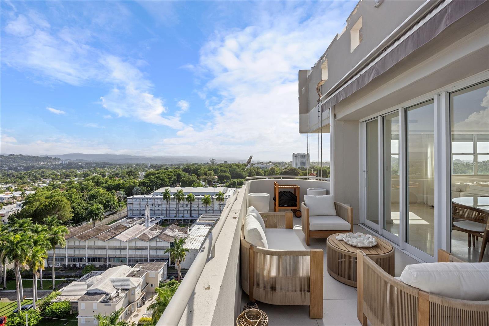 VILLA CAPARRA PLAZA - Residential