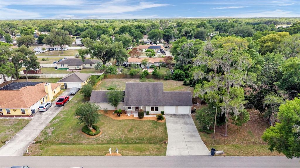 Photo of 3210 Dove Lane, Mulberry, FL 33860 (MLS # L4961666)